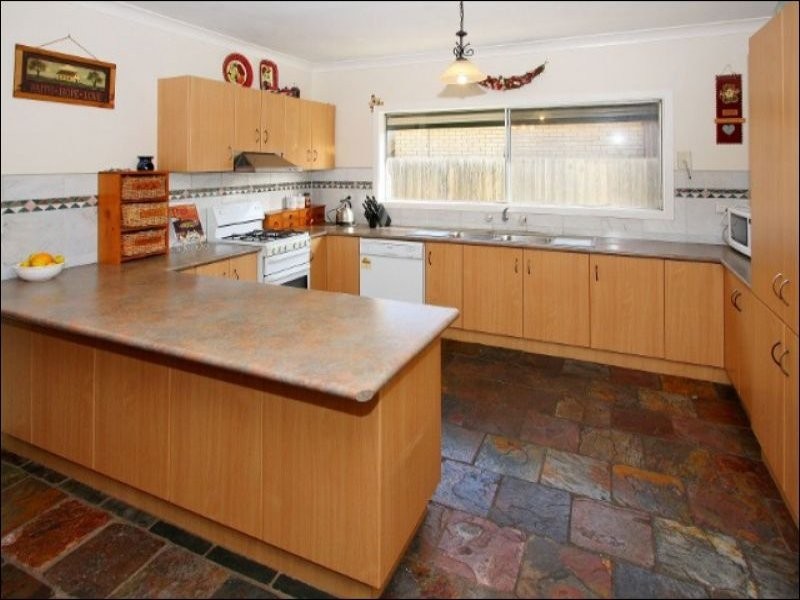 17 Davey Street, Sunshine West VIC 3020
