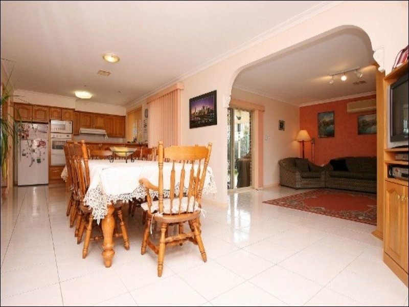 33 Cynthia Court, Hillside VIC 3037