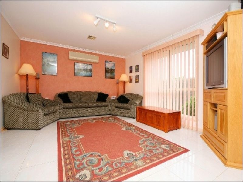 33 Cynthia Court, Hillside VIC 3037