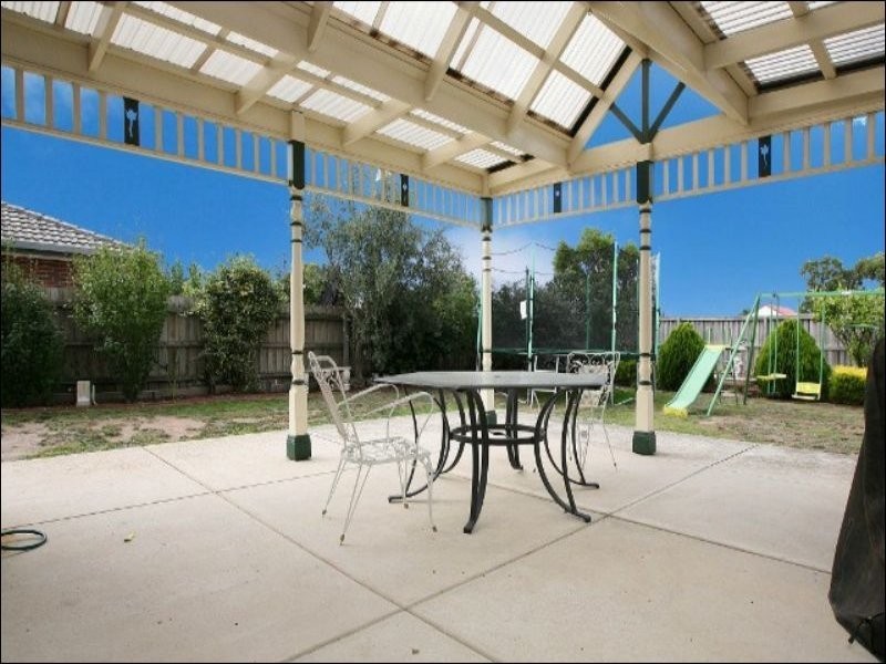 33 Cynthia Court, Hillside VIC 3037