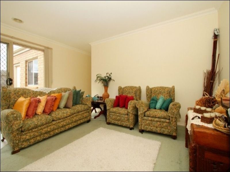 1/18 Westminster Avenue, Hillside VIC 3037