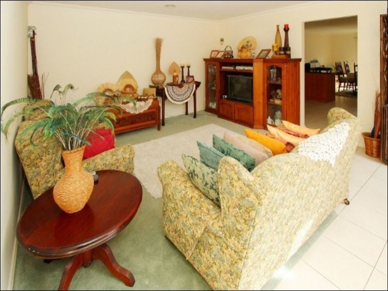 1/18 Westminster Avenue, Hillside VIC 3037