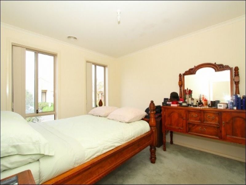 1/18 Westminster Avenue, Hillside VIC 3037