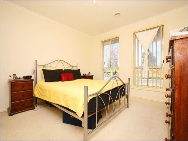 22 University Drive, Taylors Hill VIC 3037