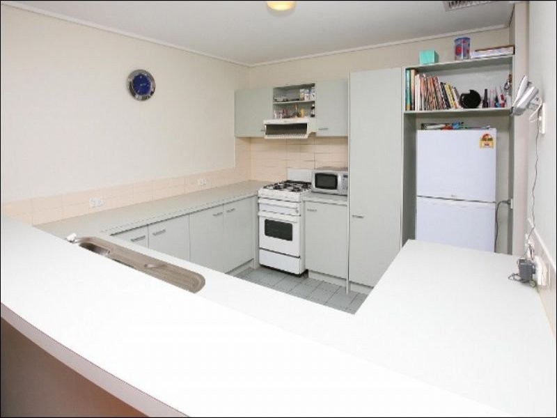 34 Village Avenue, Taylors Lakes VIC 3038