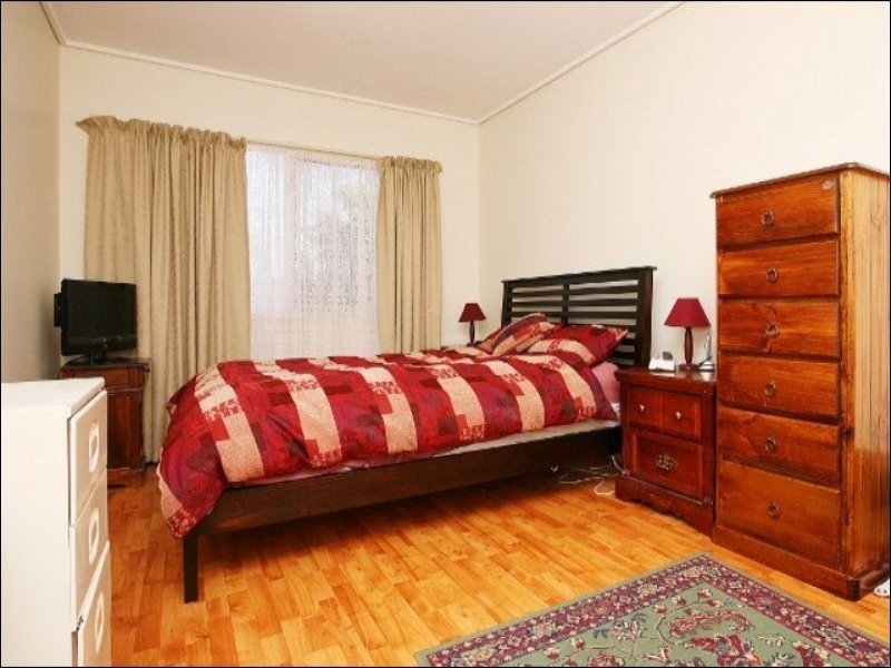 34 Village Avenue, Taylors Lakes VIC 3038