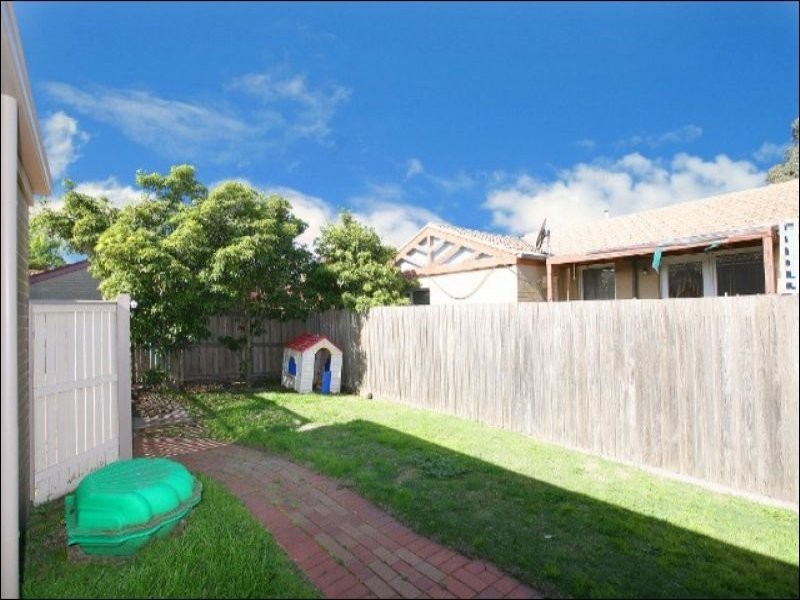 34 Village Avenue, Taylors Lakes VIC 3038