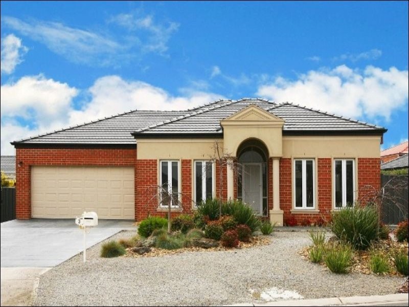 3 Pro Hart Way, Caroline Springs VIC 3023