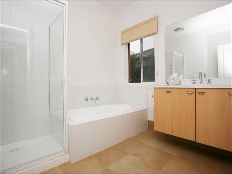 3 Pro Hart Way, Caroline Springs VIC 3023