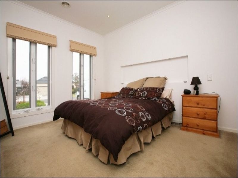 3 Pro Hart Way, Caroline Springs VIC 3023
