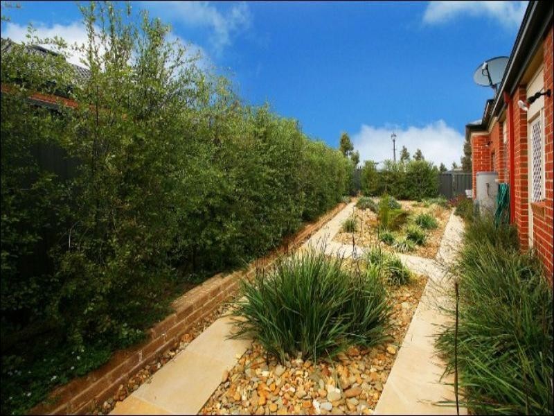 3 Pro Hart Way, Caroline Springs VIC 3023