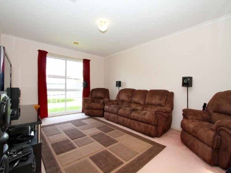 31 Boberrit Wynd, Sydenham VIC 3037