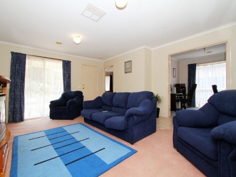 31 Boberrit Wynd, Sydenham VIC 3037