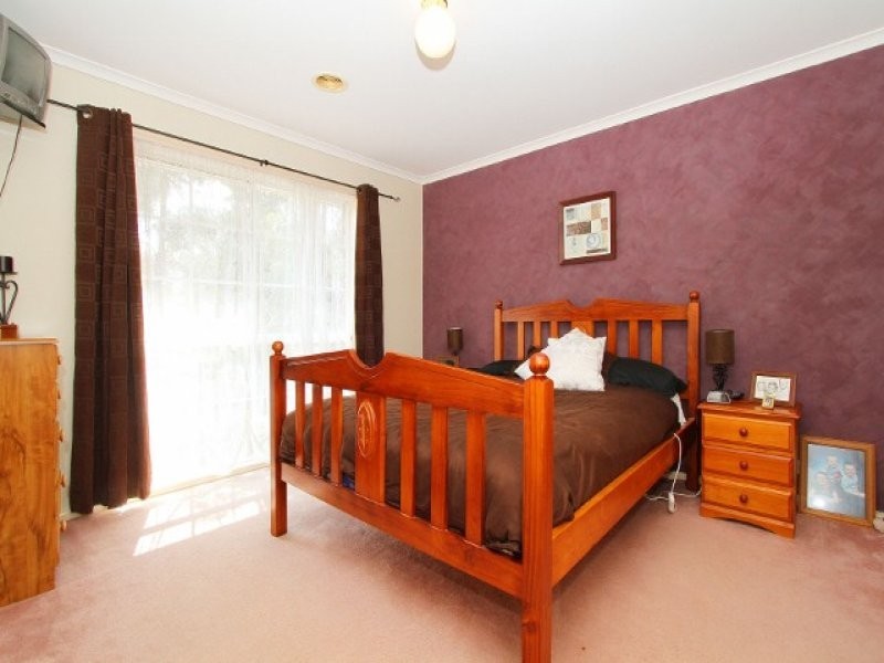 31 Boberrit Wynd, Sydenham VIC 3037