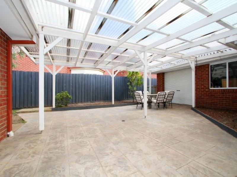 31 Boberrit Wynd, Sydenham VIC 3037