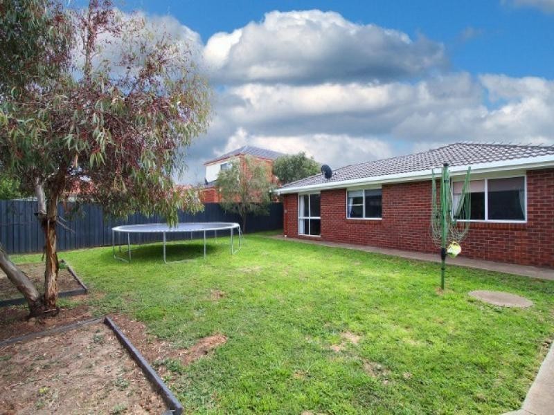 31 Boberrit Wynd, Sydenham VIC 3037
