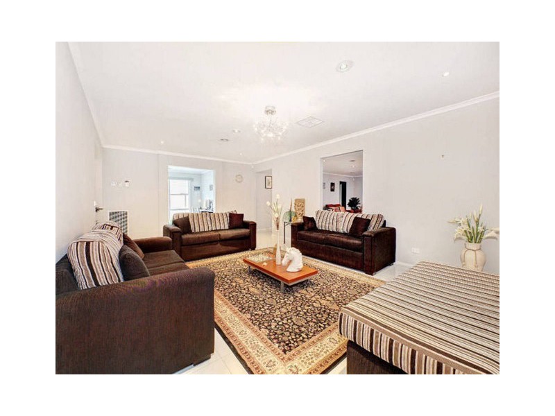 15 Webbs Avenue, Taylors Hill VIC 3037