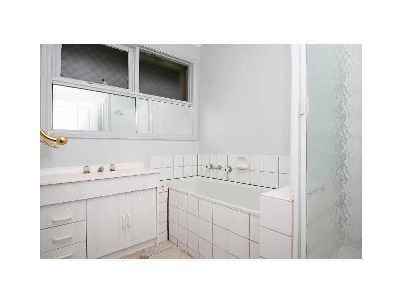 15 Bracknell Place, Deer Park VIC 3023