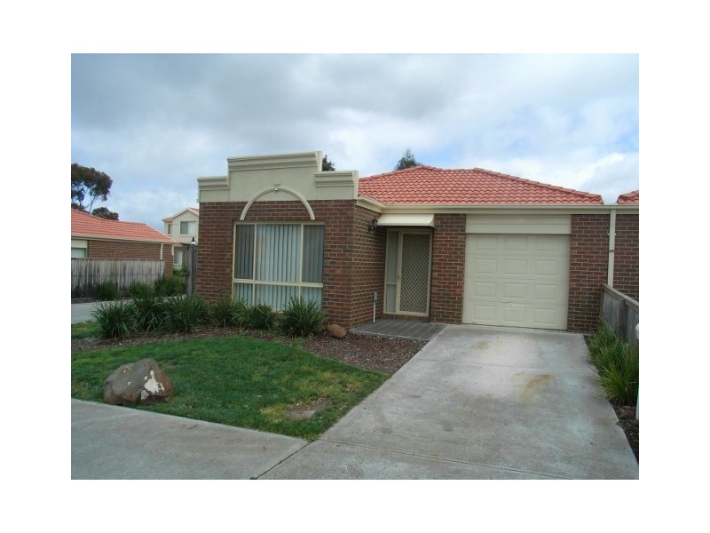 13 Kristian Drive, Hillside VIC 3037