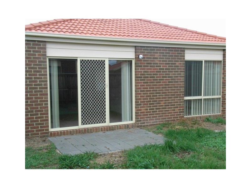 13 Kristian Drive, Hillside VIC 3037