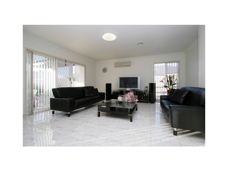 15 Clifton Court, Taylors Lakes VIC 3038