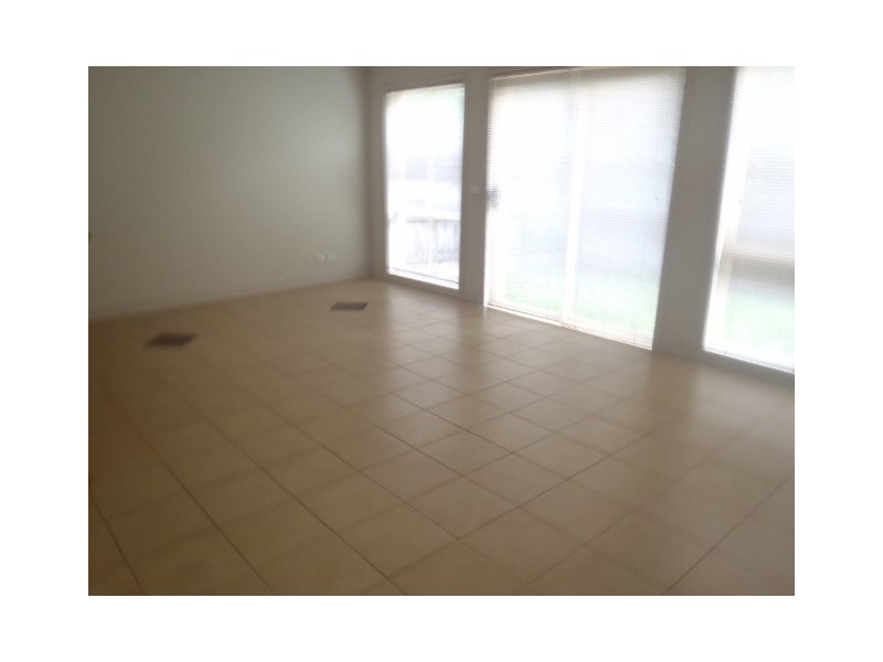 4/6 Lorraine Court, Hillside VIC 3037