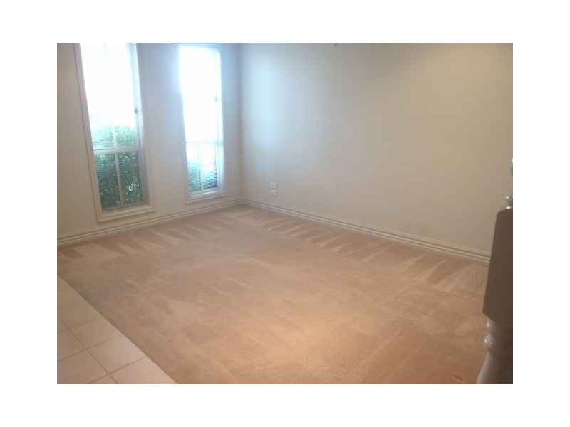 4/6 Lorraine Court, Hillside VIC 3037