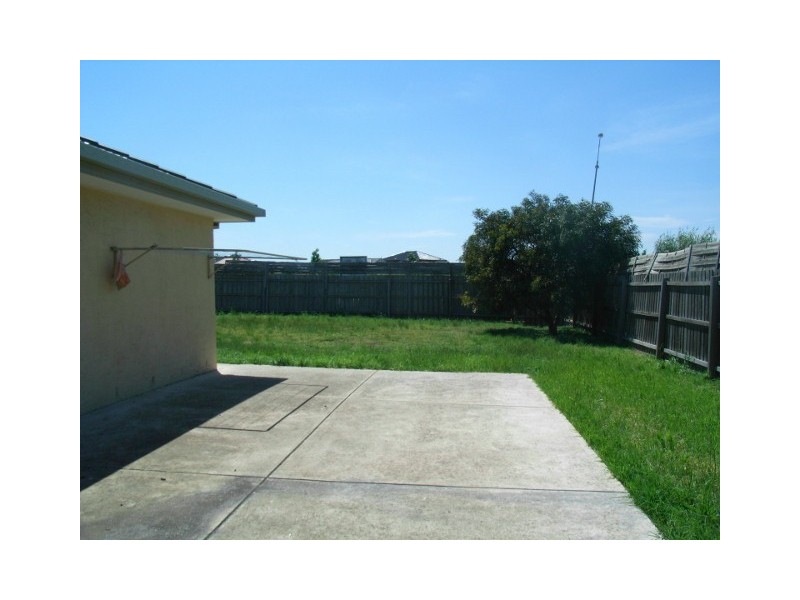 18 Hackett Court, Delahey VIC 3037