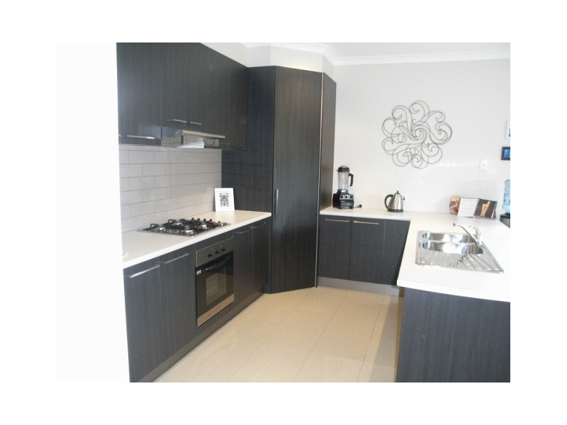 2/9 Buckingham Street, Sydenham VIC 3037