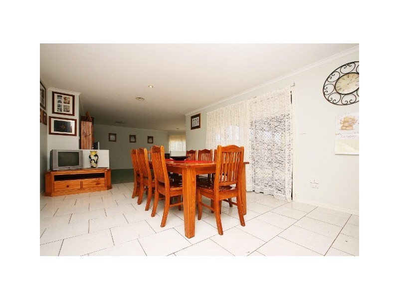 5 Toolim Walk, Sydenham VIC 3037