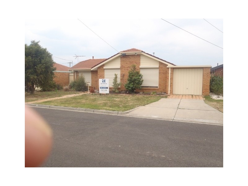 2/34 Unicorn Way, Kings Park VIC 3021