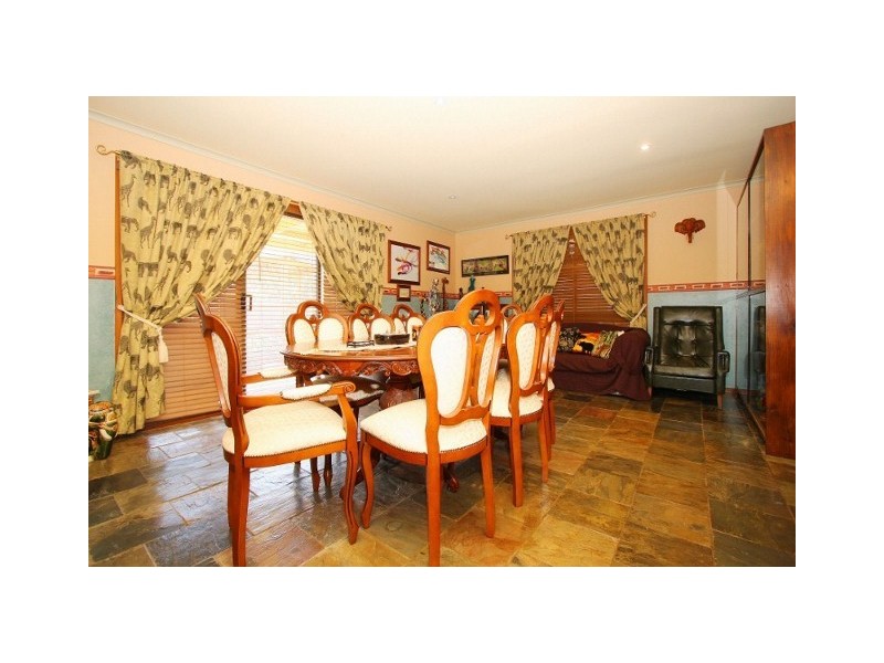 15 Carrington Street, Sydenham VIC 3037