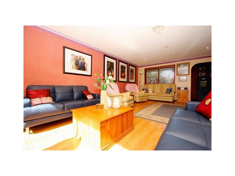 15 Carrington Street, Sydenham VIC 3037