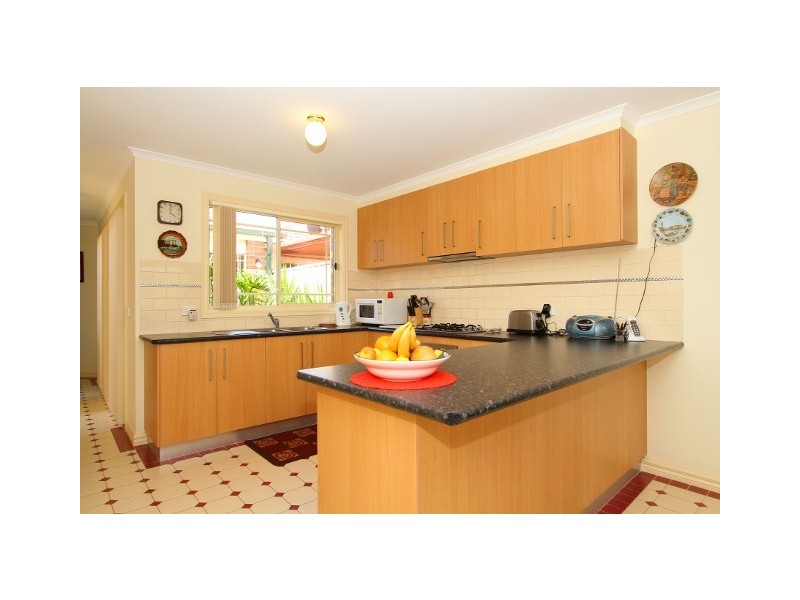 2/31 Jade Way, Hillside VIC 3037