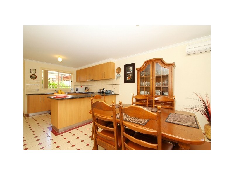 2/31 Jade Way, Hillside VIC 3037