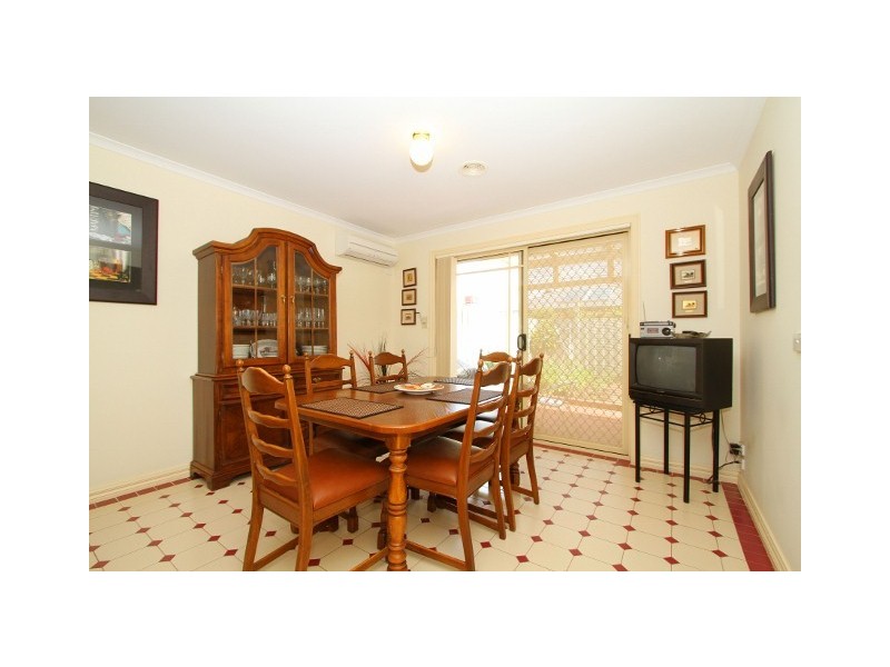 2/31 Jade Way, Hillside VIC 3037