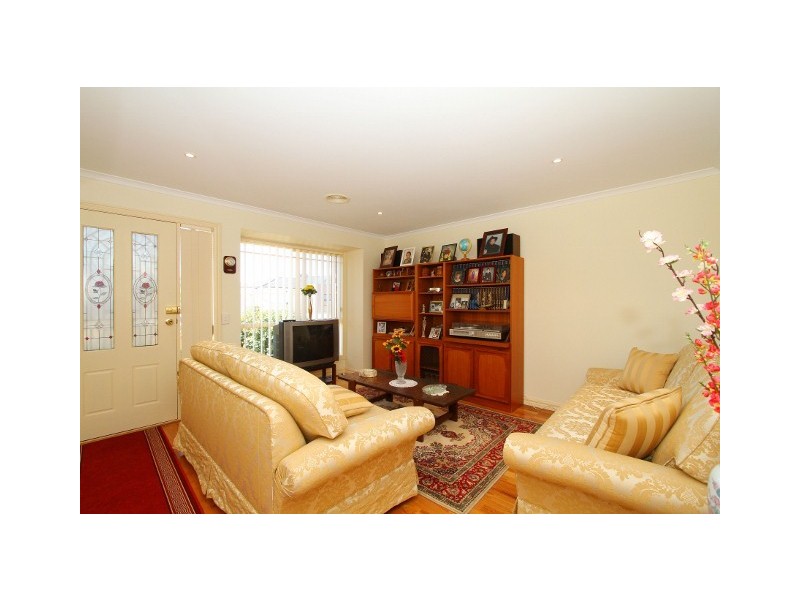 2/31 Jade Way, Hillside VIC 3037