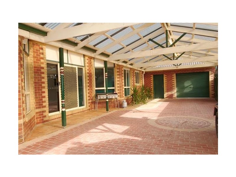 12 Cardigan Crescent, Taylors Lakes VIC 3038