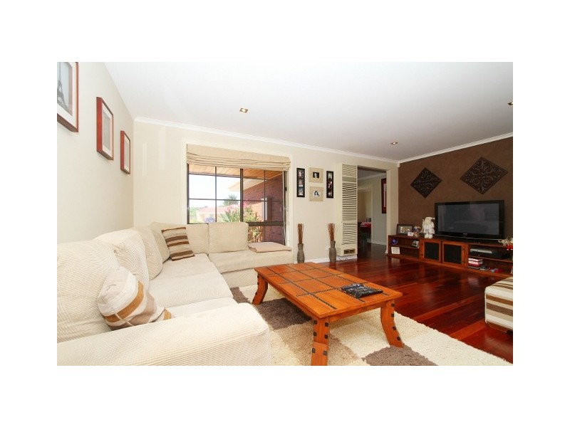 1/25 Minerva Crescent, Keilor Downs VIC 3038