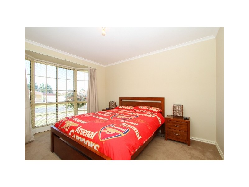 1/25 Minerva Crescent, Keilor Downs VIC 3038