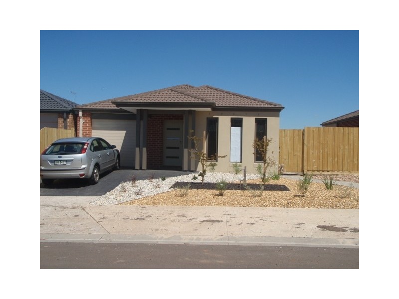 2 Synergy Court, Taylors Hill VIC 3037