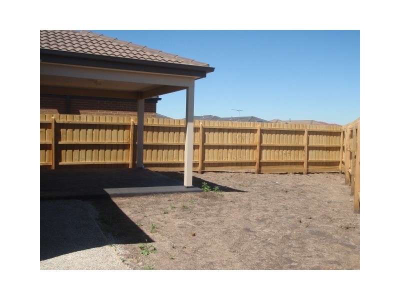 2 Synergy Court, Taylors Hill VIC 3037