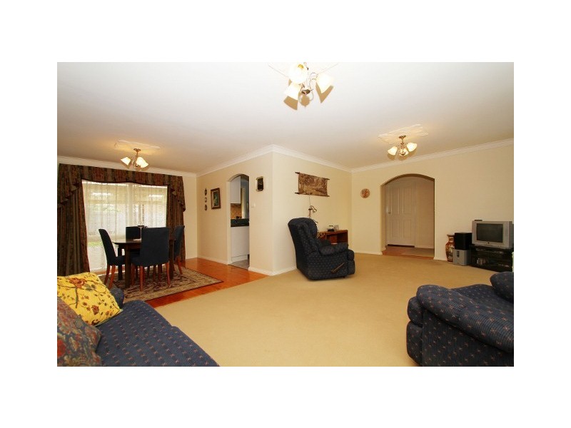7 Innes Court, Taylors Lakes VIC 3038