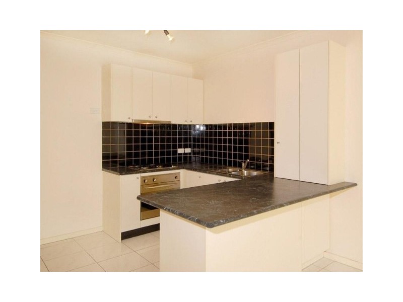 4/14 Buckingham Street, Sydenham VIC 3037