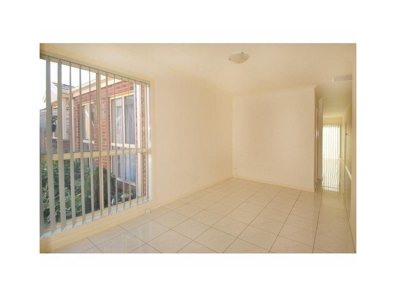 4/14 Buckingham Street, Sydenham VIC 3037