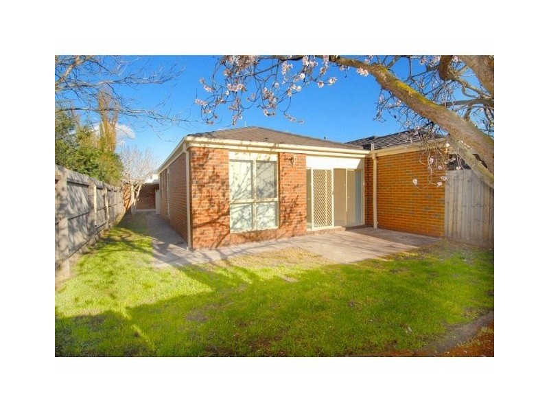 4/14 Buckingham Street, Sydenham VIC 3037