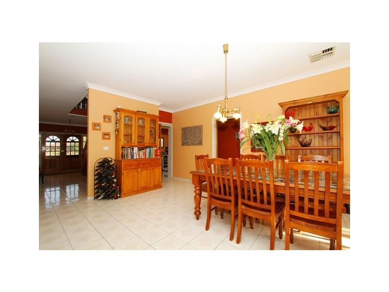 15 Parrakeet Court, Taylors Lakes VIC 3038