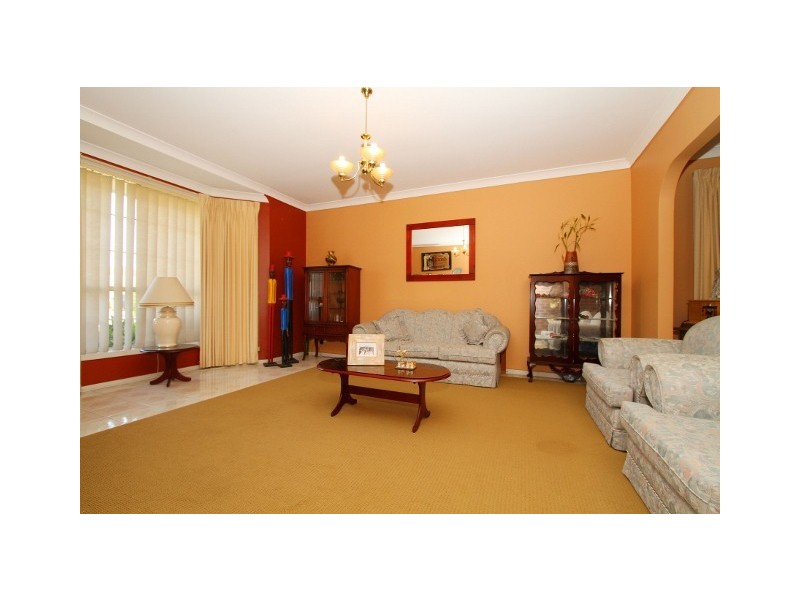 15 Parrakeet Court, Taylors Lakes VIC 3038
