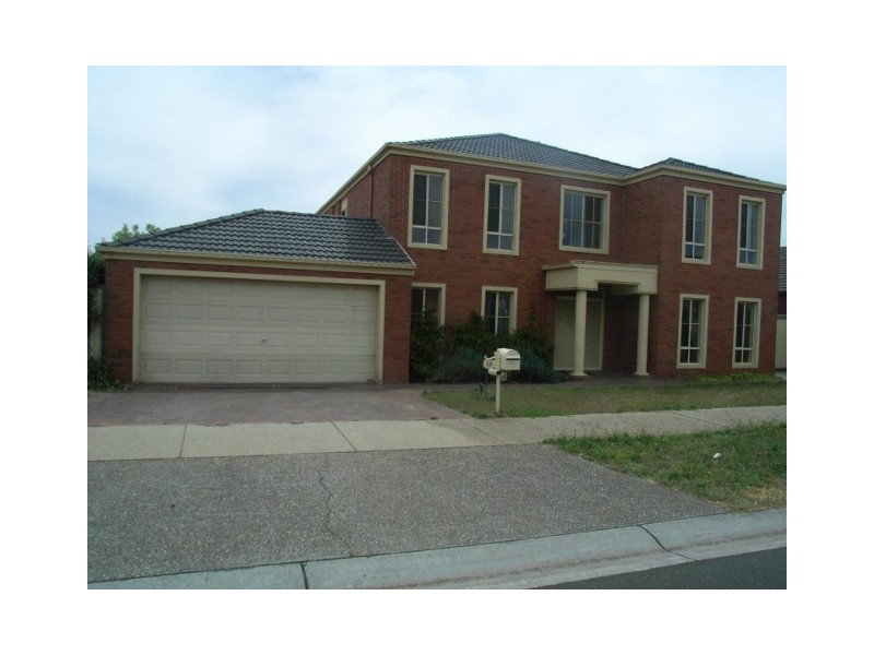 18 Victoria Way, Caroline Springs VIC 3023