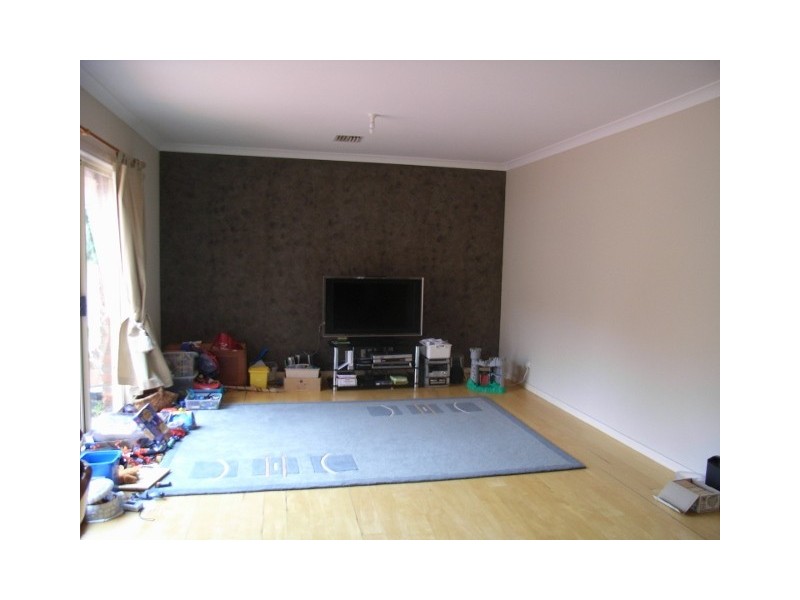 18 Victoria Way, Caroline Springs VIC 3023